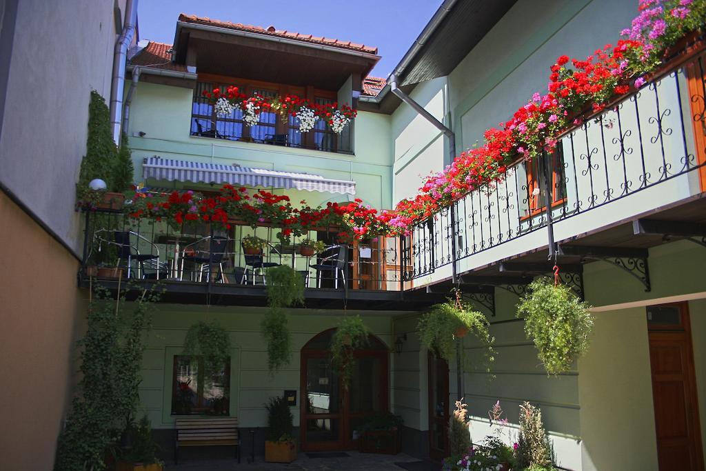 Boutique Penzion Slovenska - Penzion Bella Sicilia Prešov Eksteriør billede